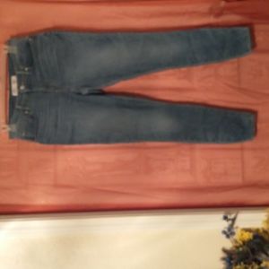 Signature Levi Strauss Mid Rise Skinny